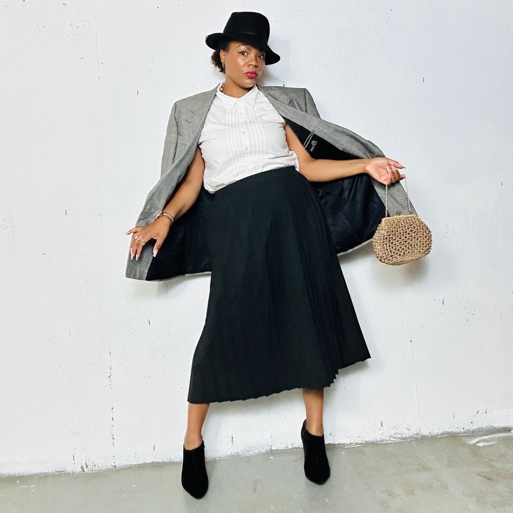 Vintage Black Midi A-Line Pleated Skirt, M